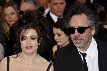 ...Scheidungskosten sparten sie sich, genau wie Helena Bonham Carter und Tim Burton. Die wurden 2001 ein Paar, bekamen zwei ...