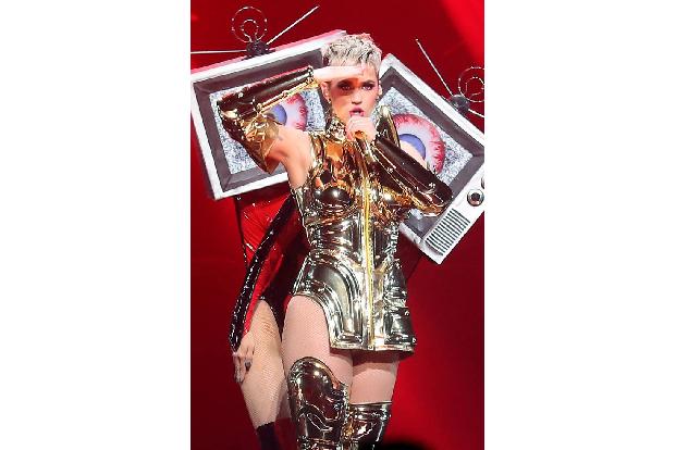 Es wird schrill: Katy Perry befindet sich zurzeit auf ihrer 'Witness'-Welt-Tournee. Hier sieht man sie im Januar dieses Jahr...