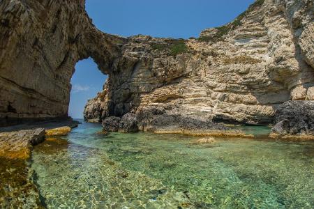 Auf der Insel Paxos - eine Nachbarinsel von Korfu - gibt es schöne Felsformationen. Diese gibt es sowohl direkt auf der Inse...