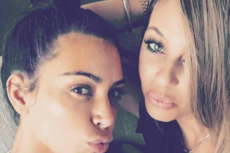 Selbst Selfie-Star Kim Kardashian, die unter anderem mit ihrer eigenen Make-up-Linie Geld verdient, zeigt sich ihren Followe...