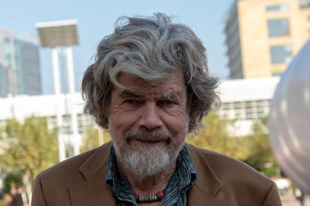 Extrembergsteiger Reinhold Messner (74) bestätigte Ende August, dass er nach über zehn Jahren Ehe von seiner Frau Sabine ver...