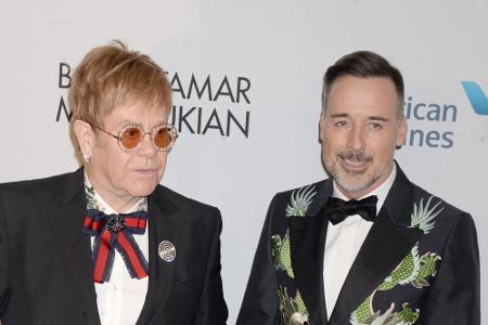 Elton John (71) und David Furnish (55) mussten auf Grund ihrer Homosexualität lange warten, bis sich sich Ehepartner nennen ...