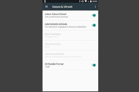 Das Datum und die Uhrzeit wird normalerweise automatisch über das Netzwerk gesetzt.
