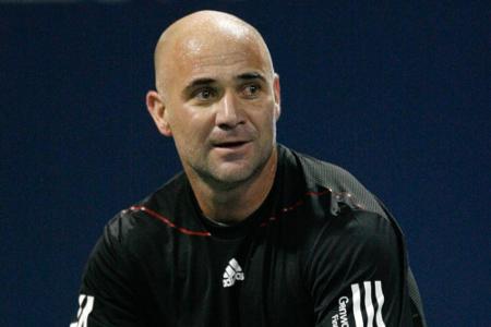 André Agassi (48) gab in seiner Autobiographie zu, dass er die meiste Zeit mit Haarteil auf dem Tennisplatz zu sehen war. Bi...