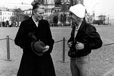 Während seiner Zeit in Berlin Mitte der Siebziger hatte David Bowie seinen Musiker-Kollegen Iggy Pop als Nachbar. Zuerst in ...