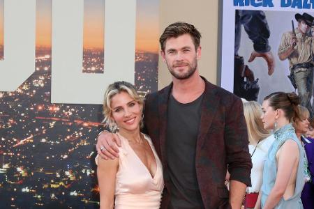 Chris Hemsworth (36) ist stolze 1,90 Meter groß. Da kann seine Frau Elsa Pataky (43) mit ihren 1,61 Metern nicht mithalten. ...