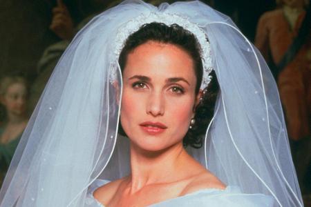 Als attraktive Amerikanerin Carrie verdrehte Andie MacDowell Hugh Grants Figur Charles den Kopf. 