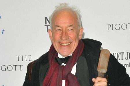Simon Callow wirkte danach in unterschiedlichen Produktionen mit, etwa in 