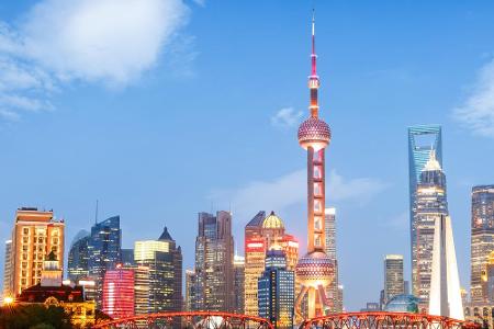 Platz 13: Oriental Pearl Tower, Shanghai (468 Meter): Der Fernsehturm im Osten Chinas ist nicht nur aufgrund seiner imposant...