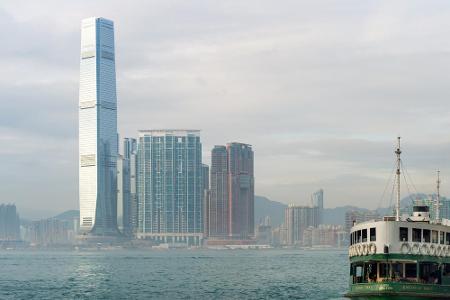 Platz 12: International Commerce Centre, Hong Kong (484 Meter): Der Mega-Turm im Süden Chinas geizt nicht mit Superlativen: ...
