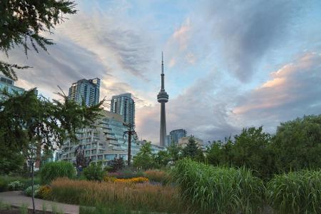 Platz 6: CN Tower, Toronto (553 Meter): Der 1976 fertiggestellte Fernsehturm zählt mittlerweile zu den Wahrzeichen Kanadas. ...