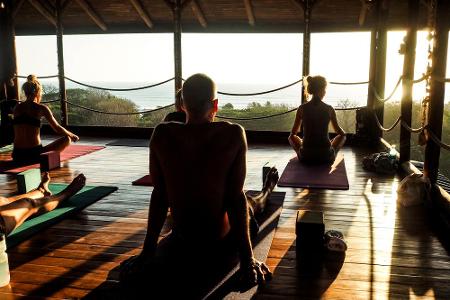 Wellness-Liebhaber kommen ebenfalls nicht zu kurz. In Costa Rica wimmelt es von Spas und Yoga-Studios. Im Einklang mit der N...