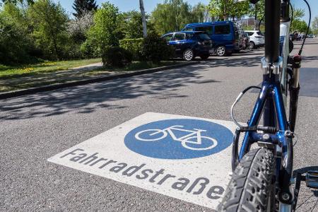 Kommunen können ab dem neuen Jahr sogenannte Fahrradzonen ausweisen. Die Befahrung ist nur Radfahrern erlaubt, Zusatzschilde...