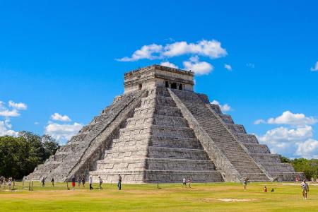 Tulum gehört zu den schönsten Orten Mexikos. Entspannter Badeurlaub ist hier genauso möglich, wie die Kultur der Mayas zu en...