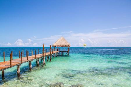 In Cancún warten das ganze Jahr über warme Temperaturen auf die Urlauber. Wer vom Faulenzen genug hat, kann verschiedene Was...