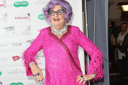 Eine absolute Ikone im Drag-Queen-Geschäft ist Dame Edna Everage. Die Kunstfigur des australischen Komikers Barry Humphries ...