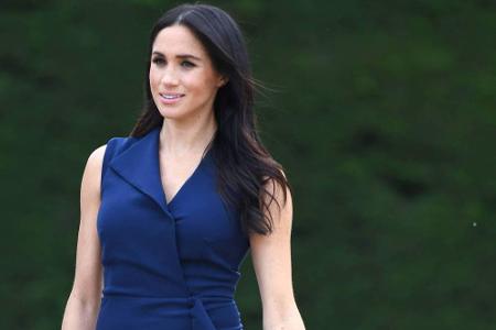 Wer genau hinsieht, kann den Babybauch schon deutlich erkennen: Für den Ausflug nach Melbourne hatte sich Herzogin Meghan fü...