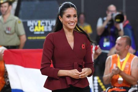 Sportlich präsentierte sich die schwangere Herzogin beim Rollstuhl-Basketball-Finale im Rahmen der Invictus Games in Sydney....