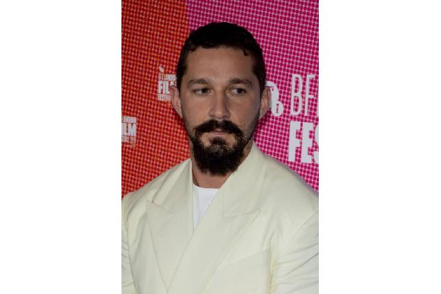 Shia LaBeouf (33) wuchs in schwierigen Familienverhältnissen, was ihm um so mehr anspornte, als Schauspieler erfolgreich zu ...
