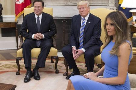 Das hellblaue Etuikleid, das sie an der Seite ihres Mannes im Oval Office beim Treffen mit dem Staatsoberhaupt Panamas trug,...