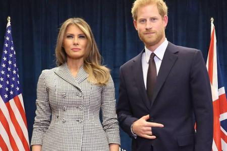 Auch das muss man erstmal hinkriegen: den britischen Traumprinz Harry treffen und sich dafür in einen Culotte-Kostüm-Albtrau...