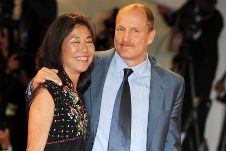 ...so eine Affäre nicht gleich das Aus einer Ehe bedeuten muss, konnte man auch bei Woody Harrelson und seiner Frau Laura Lo...