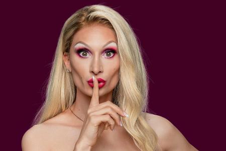 Candy Crash: Als sie das erste Mal als Drag Queen auftrat, hatte sie einen Candy String-Tanga an. Damit war Candy geboren. A...
