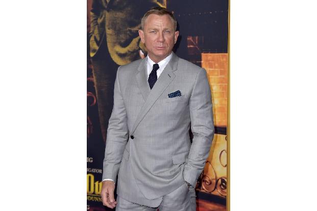 ...Daniel Craig hat die Kritiker als Detektiv in 'Knives Out' überzeugt. Als bester Darsteller in einer Komödie ist er neben...