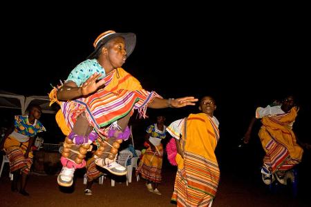 Das Motto in Uganda lautet: Hauptsache laut! Im ostafrikanischen Staat ist es Brauch, kurz vor Mitternacht das alte Jahr mit...
