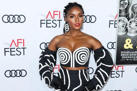 Dieses Outfit von Schauspielerin Janelle Monáes (34) war ebenfalls kein modisches Highlight. Während die überdimensionalen H...