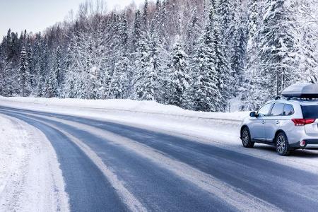 In Deutschland sollten Winterreifen mindestens 1,6 Millimeter Profiltiefe haben. Beim Fahren mit Sommerreifen bei winterlich...