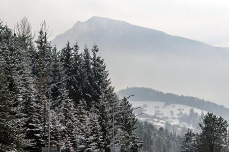 In der Slowakei gilt ebenfalls eine situative Winterreifenpflicht, das heißt, dass entsprechend der Witterung auch mit Winte...