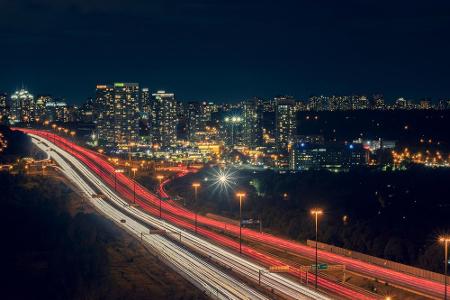 1.896 Kilometer schlängelt sich die Yonge Street durch Kanada. Sie beginnt als eine der Hauptadern von Toronto und endet als...
