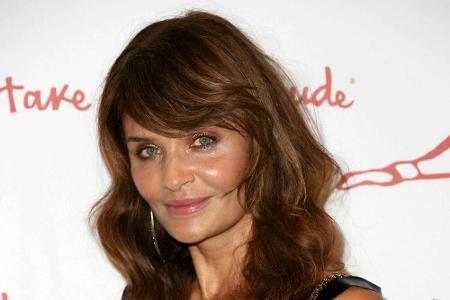 Helena Christensen zelebriert am ersten Weihnachtsfeiertag ihren 51. Geburtstag. Ob das einstige Supermodel sexy unter dem C...