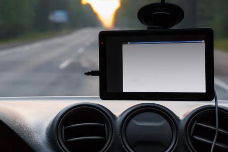 Ein günstiges Extra: Der Betrieb eines mobilen Navigationsgerätes kostet auf 100 Kilometer 1 Cent extra. Dafür finden Sie im...