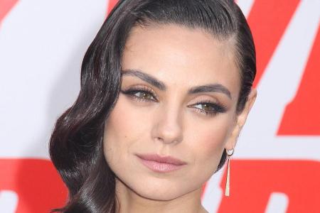 Mila Kunis mit Soft-Wave-Bob