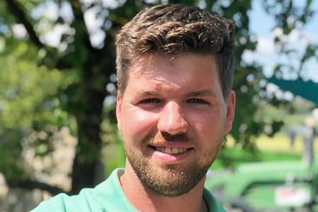 Michael (30) aus Bayern: Mit seinem Vater kümmert er sich um den Hof und betreibt im Haupterwerb einen Garten- und Landschaf...