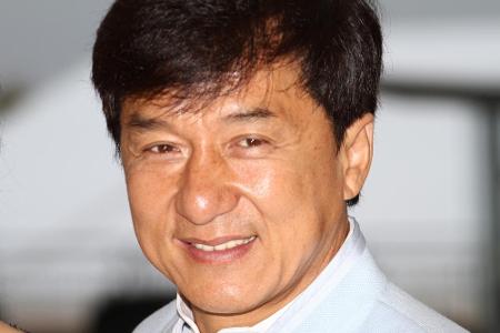 Auch wenn er es immer dementierte, Jackie Chan (63) galt immer als Nachfolger von Bruce Lee. Bis heute dreht Chan weiter Act...