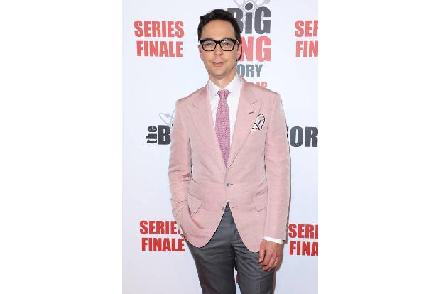 Hochbegabt, skurril und einfach nur liebenswert – Jim Parsons alias Dr. Dr. Sheldon Lee Cooper hat dank seiner Rolle als not... Hochbegabt, skurril und einfach nur liebenswert – Jim Parsons alias Dr. Dr. Sheldon Lee Cooper hat dank seiner Rolle als not...
