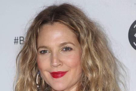 Seit der Kindheit kämpft auch Drew Barrymore (43) mit Suchtproblemen. Früh trank sie Alkohol, rauchte Gras und schnupfte Kok...