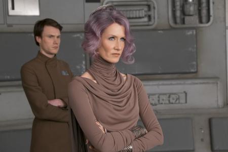 Darin tauschte sie als stolze Kämpferin der Rebellion ihre dunkelblonde Mähne gegen eine violette Kurzhaarfrisur.