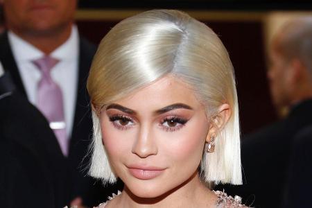 Dass Kylie Jenner gerne Experimente mit ihren Haaren durchführt, ist nichts Neues. Doch 2019 wagte die 21-Jährige bereits dr...