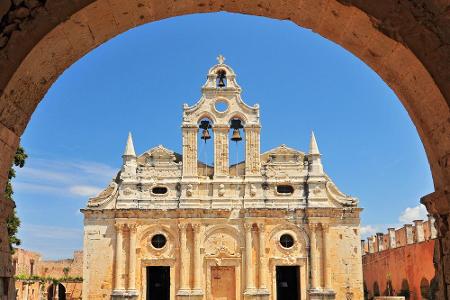 Das Kloster Moni Arkadi gilt auch wegen seines Bildes der Freiheit als Kretas Nationalheiligtum. 1866 kämpften 964 Einheimis...