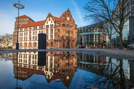 Der Gang zum Standesamt dürfte Hochzeitspaaren in Dortmund keine weichen Knie bescheren - zumindest was die Gebühren für ein...