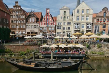 Lüneburg liegt in der Nähe von Hamburg und gehört zu den schönsten Städten in Deutschland. Die wunderschöne mittelalterliche...
