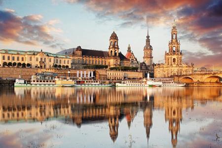 Auch Dresden ist absolut eine Reise wert! Die Altstadt mit der Frauenkirche und der Semperoper ist weltbekannt. Das Elbufer ...