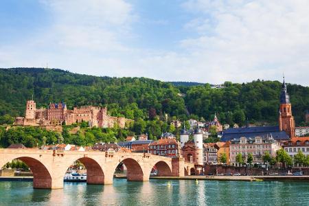 Viele Menschen kommen wegen der Universität nach Heidelberg und bleiben wegen der malerischen Altstadt, den entspannten Mens...