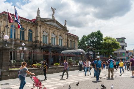 In Costa Rica wartet eine besondere Kuriosität: Hier gibt es nämlich keine richtigen Adressen! Stattdessen werden Fixpunkte ...