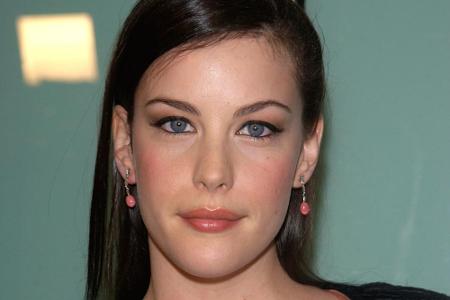 In einem Interview berichtete Schauspielerin Liv Tyler (42) einst, ihre Lese- und Rechtschreibschwäche sei sogar so schlimm,...