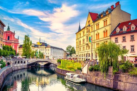 Der Fluss Ljubljanica prägt das Stadtbild von Sloweniens Hauptstadt